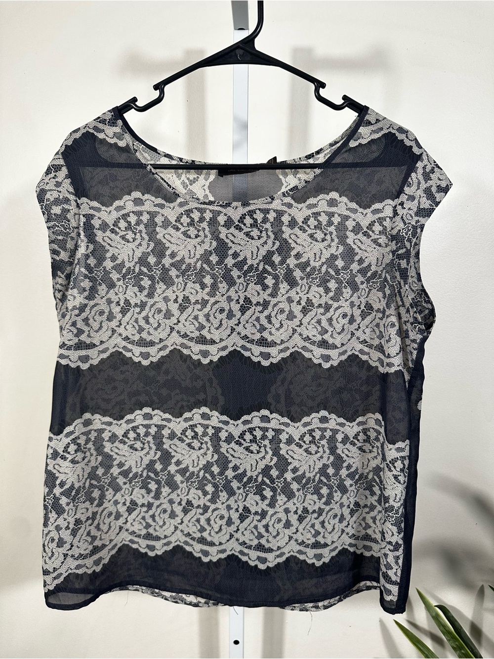 N25. The Limited Black & Cream Floral Lace-Print Top